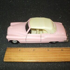 Buick Roadmaster Convertible 1950 Scale 1:36 Pink Cream Top & Interior Diecast
